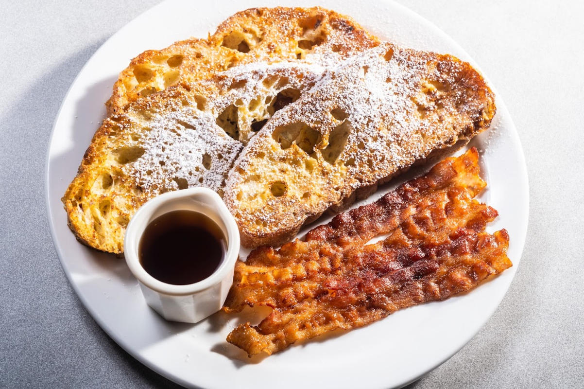 Toasted bread, grilled bacon
